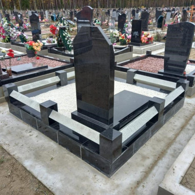 Гранитные памятники в архитектуре мест захоронения: тенденции и новации
